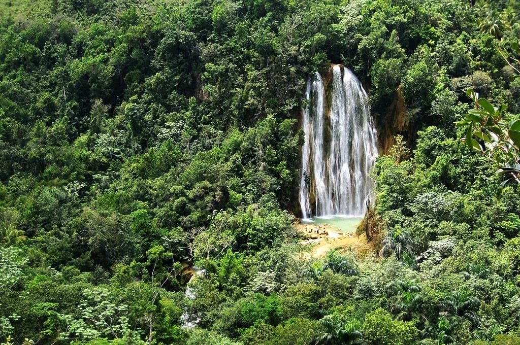 Cascada o salto el limon excursion samana.jpg