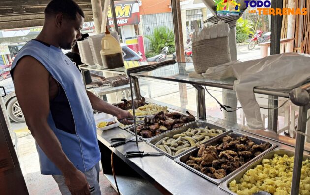 Comedor restaurante tipico dominicano charle mariscos donde comer guia mejores restaurantes gastronomia todo las terrenas samana republica dominicana (2)