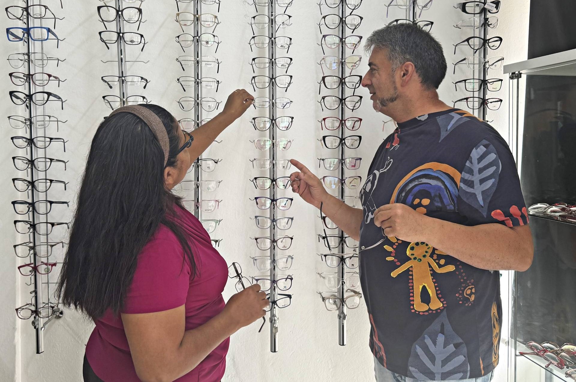 Optica cristiana opticas mejores tiendas salud directorio guia descuentos en gafas de sol lentes de contacto cerca de mi todo las terrenas samana rd (8)