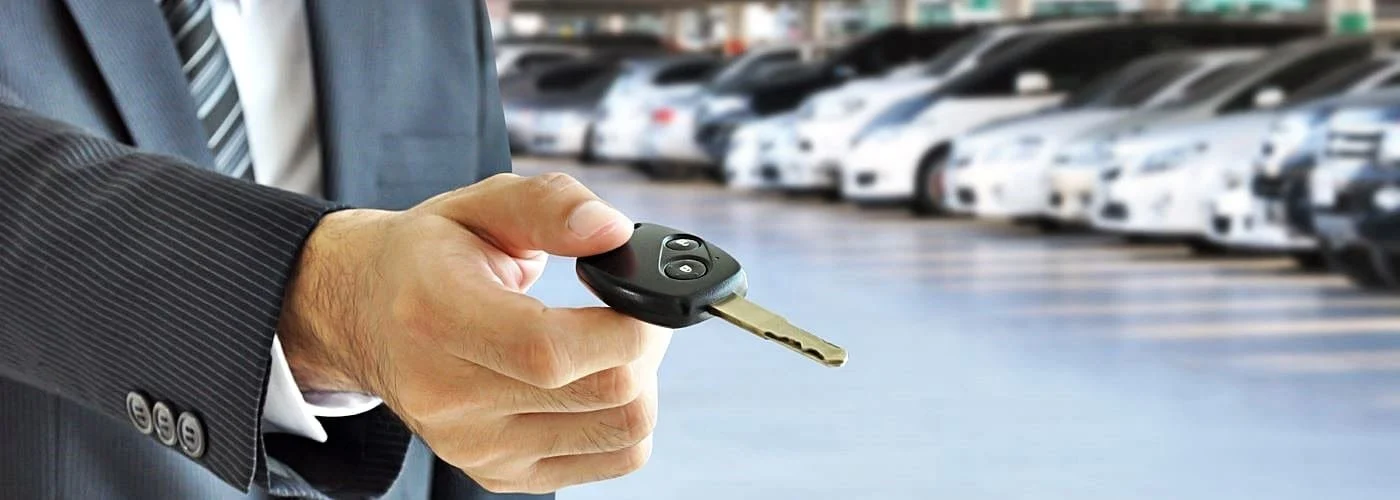 Rent a car en las terrenas de samana alquiler de vehiculos descubrir lugares iconicos como autos economicos motos scooters buggies quad coches 4×4 y suvs lujo